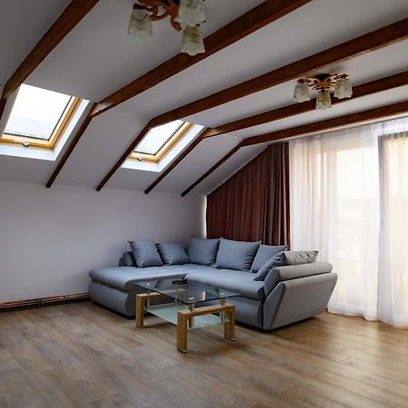 Vila Luxury Attic Curtea de Argeş Exteriér fotografie