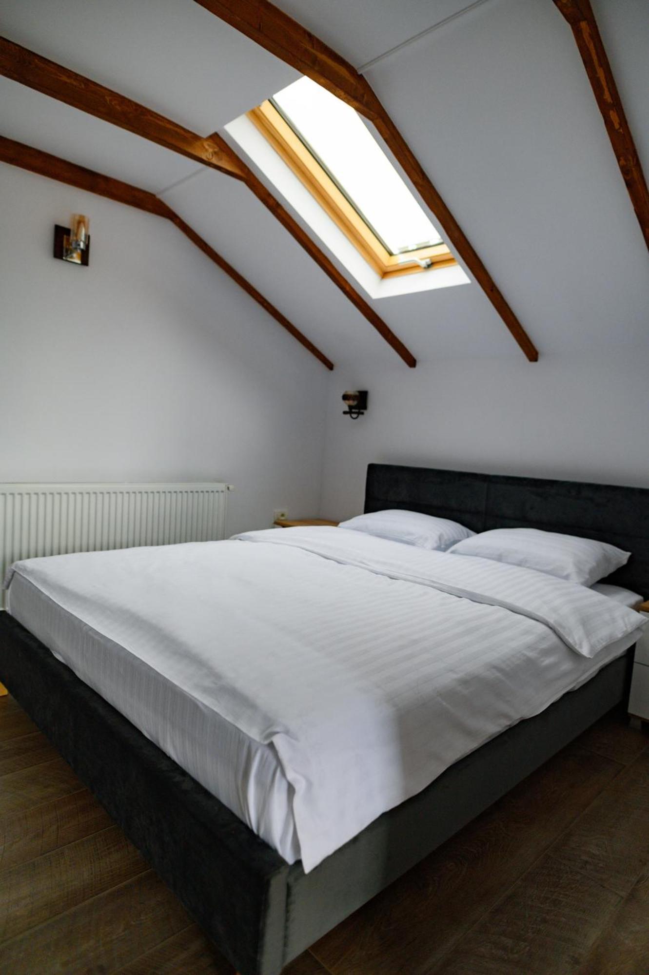 Vila Luxury Attic Curtea de Argeş Exteriér fotografie