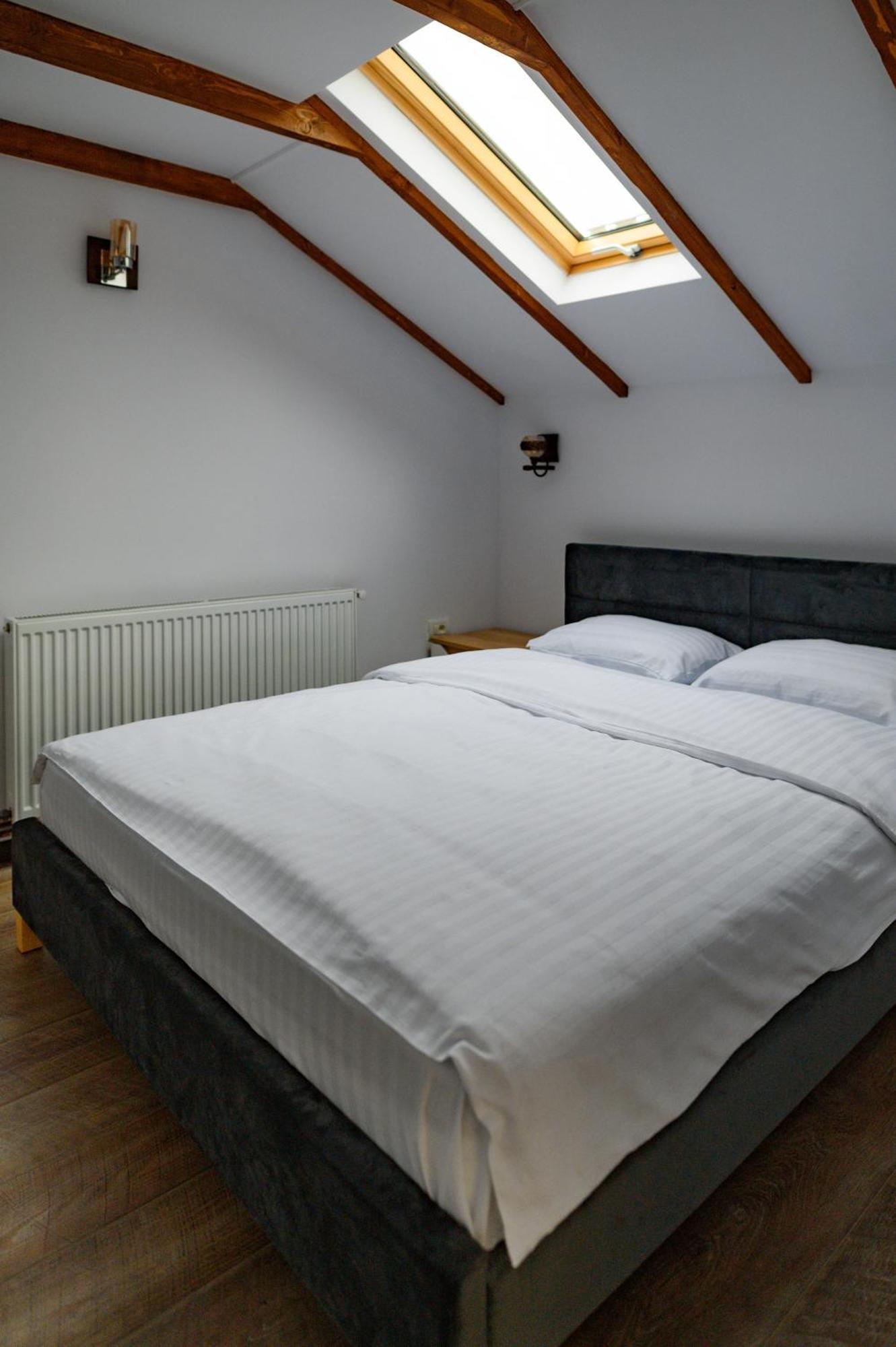 Vila Luxury Attic Curtea de Argeş Exteriér fotografie